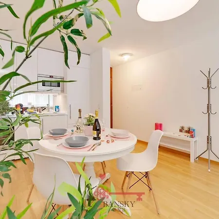 Center - For 6 People With Terrace -by Easylife Swiss * Lugano
